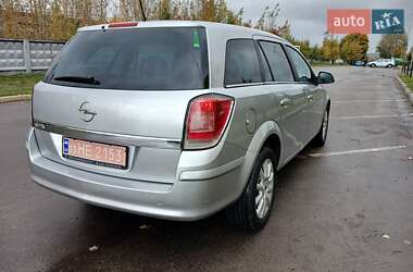 Универсал Opel Astra 2010 в 
