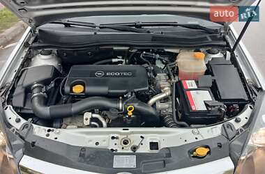 Универсал Opel Astra 2010 в 