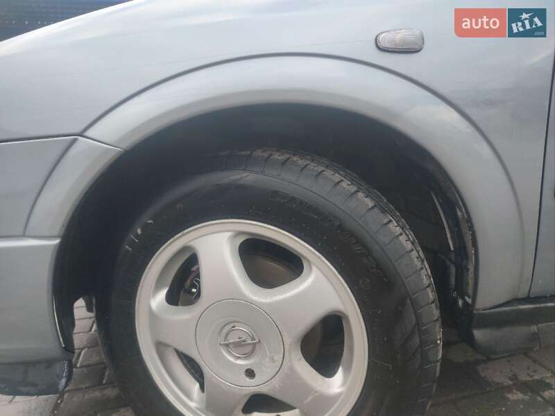 Седан Opel Astra 2008 в Черновцах