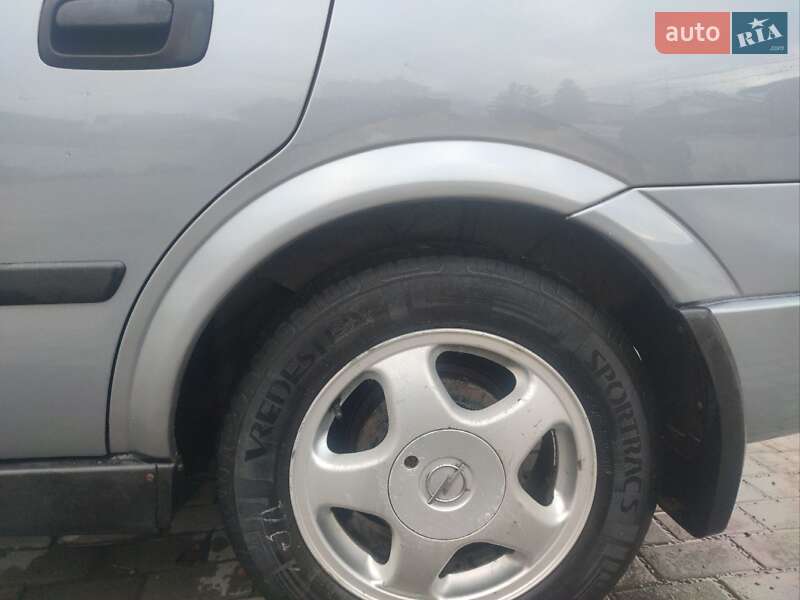 Седан Opel Astra 2008 в Черновцах