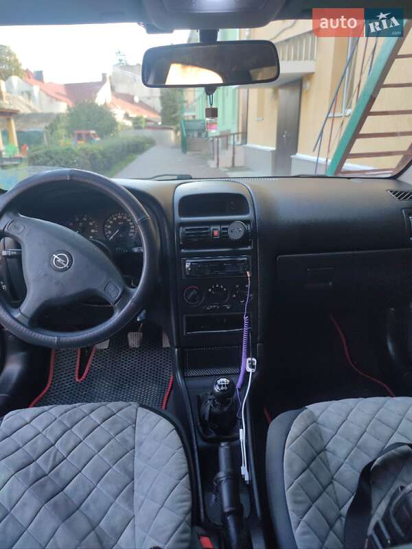 Седан Opel Astra 2008 в Черновцах