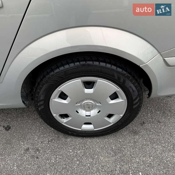 Универсал Opel Astra 2006 в Виннице