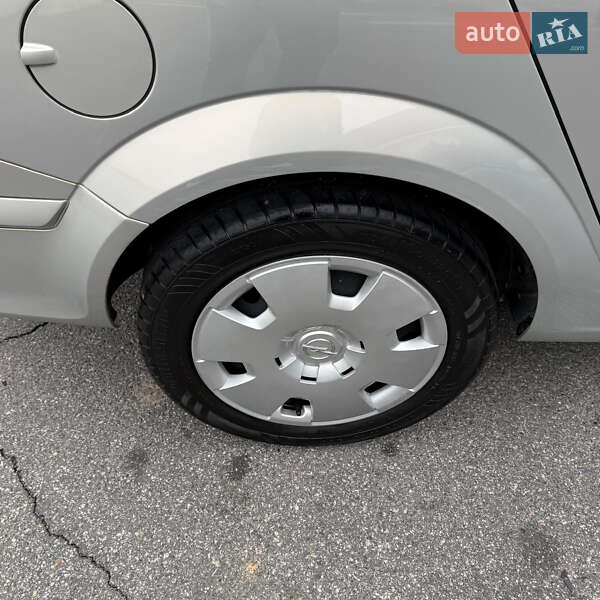 Универсал Opel Astra 2006 в Виннице