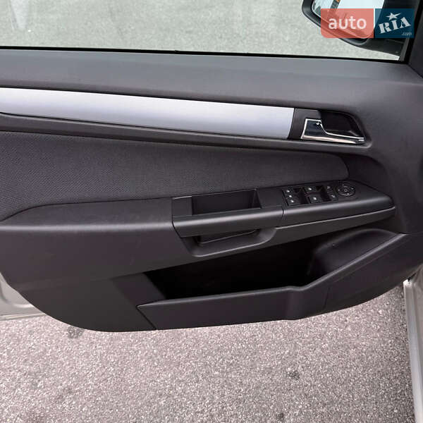 Универсал Opel Astra 2006 в Виннице