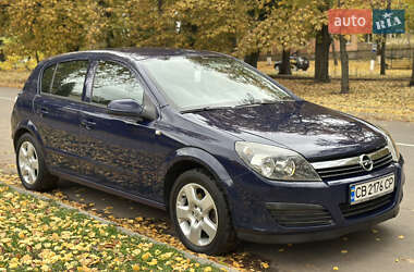 Хэтчбек Opel Astra 2006 в Ромнах