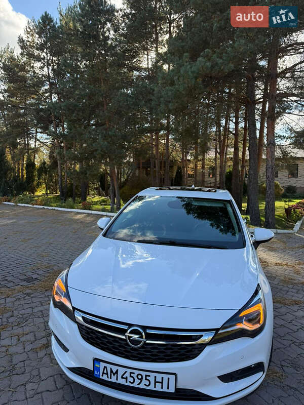 Хэтчбек Opel Astra 2017 в 