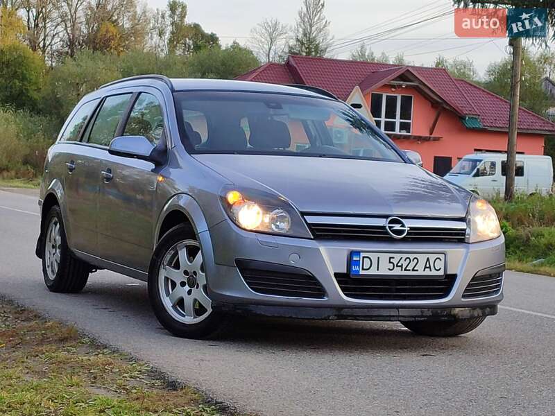 Универсал Opel Astra 2005 в Старом Самборе