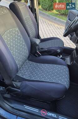 Универсал Opel Astra 2002 в  фото 64 Универсал Opel Astra 2002 в