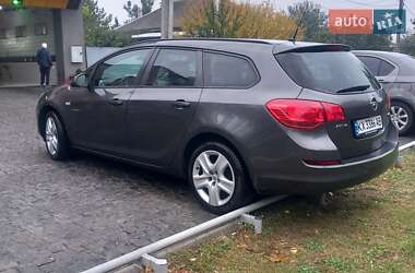 Универсал Opel Astra 2011 в 