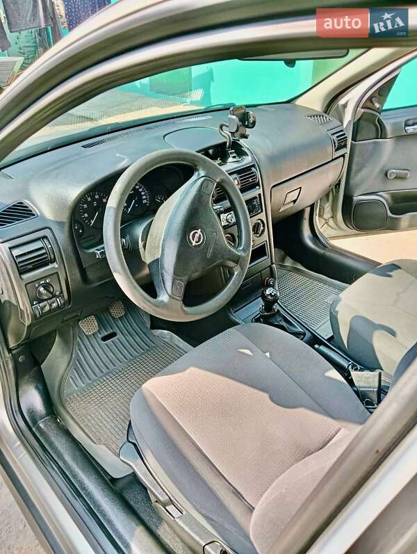 Седан Opel Astra 2008 в Шостке