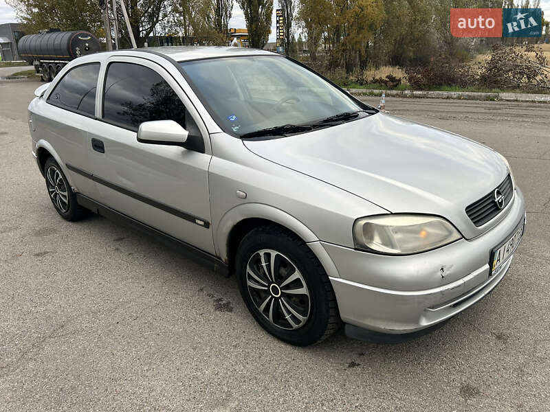Хэтчбек Opel Astra 2000 в Немишаево