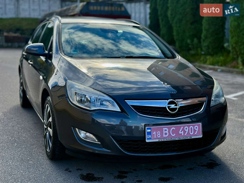 Универсал Opel Astra 2011 в Ровно фото 3 Универсал Opel Astra 2011 в Ровно