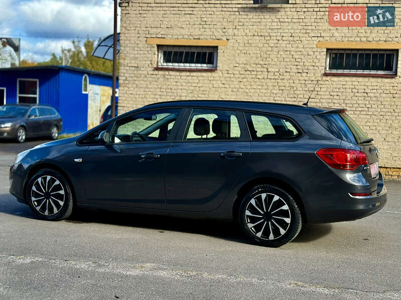 Универсал Opel Astra 2011 в Ровно фото 11 Универсал Opel Astra 2011 в Ровно