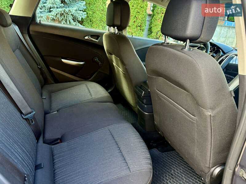 Универсал Opel Astra 2011 в Ровно фото 20 Универсал Opel Astra 2011 в Ровно