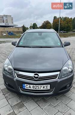 Універсал Opel Astra 2009 в Черкасах
