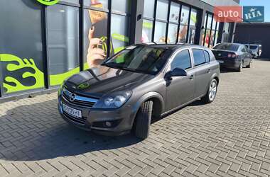 Хэтчбек Opel Astra 2010 в Ужгороде