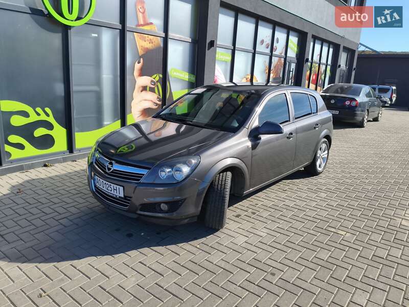 Opel Astra 2010 Opel Astra 2010