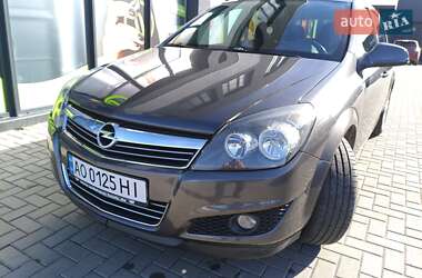 Хетчбек Opel Astra 2010 в 