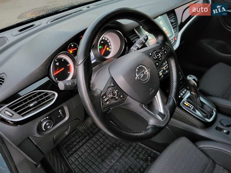 Универсал Opel Astra 2017 в Ужгороде