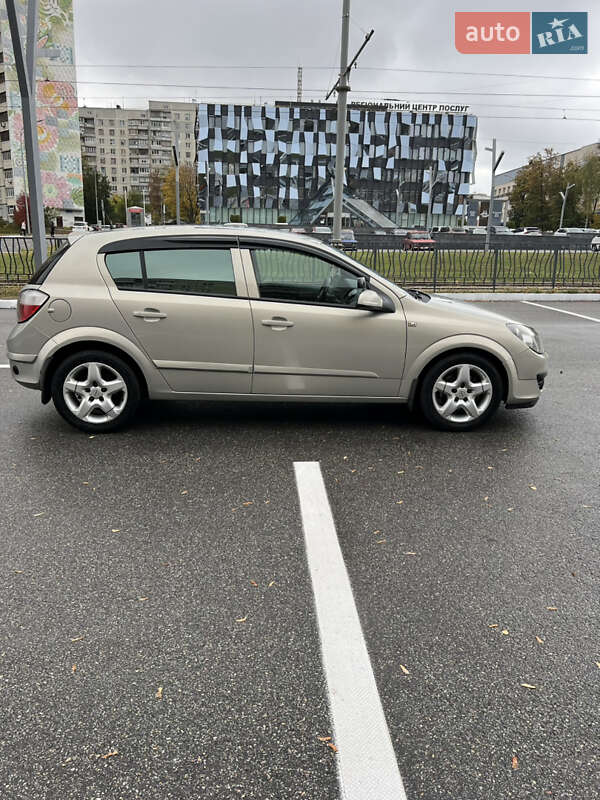 Хэтчбек Opel Astra 2006 в Харькове