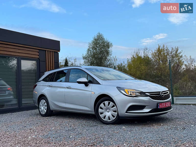 Универсал Opel Astra 2018 в Дрогобыче