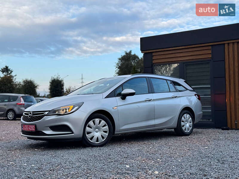 Универсал Opel Astra 2018 в Дрогобыче