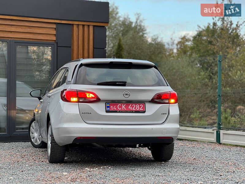 Универсал Opel Astra 2018 в Дрогобыче