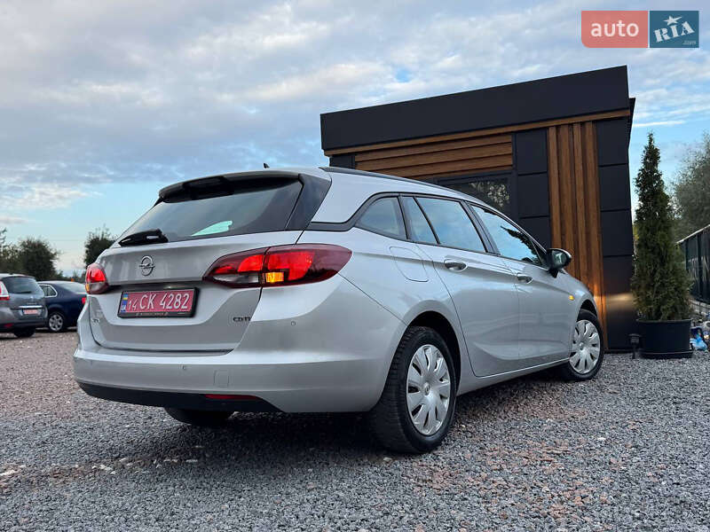 Универсал Opel Astra 2018 в Дрогобыче