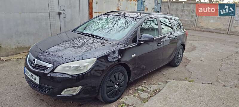 Універсал Opel Astra 2011 в Одесі
