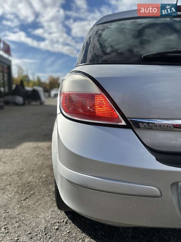 Хэтчбек Opel Astra 2005 в Белогородке