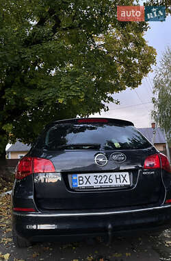 Універсал Opel Astra 2012 в 