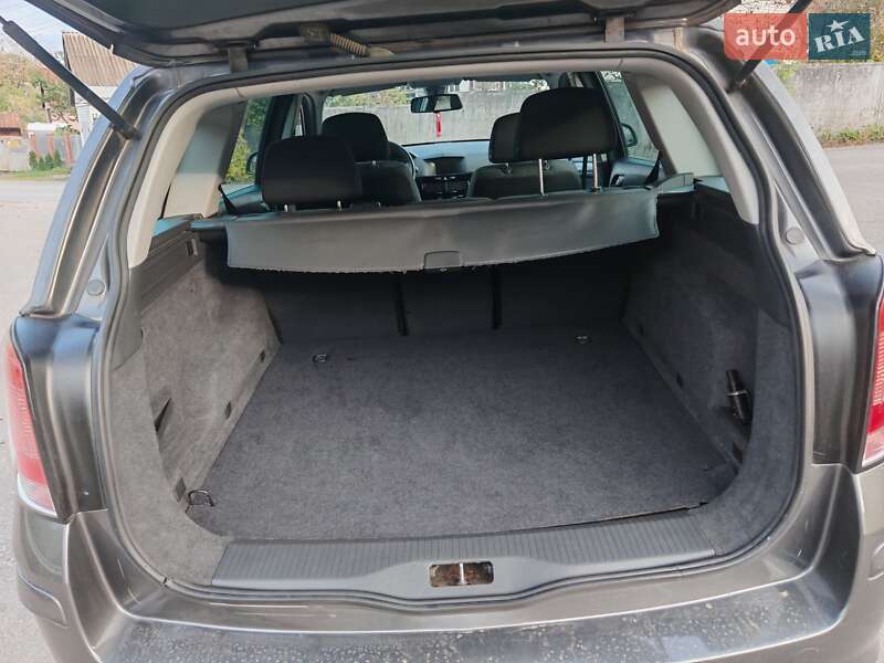 Универсал Opel Astra 2010 в Харькове