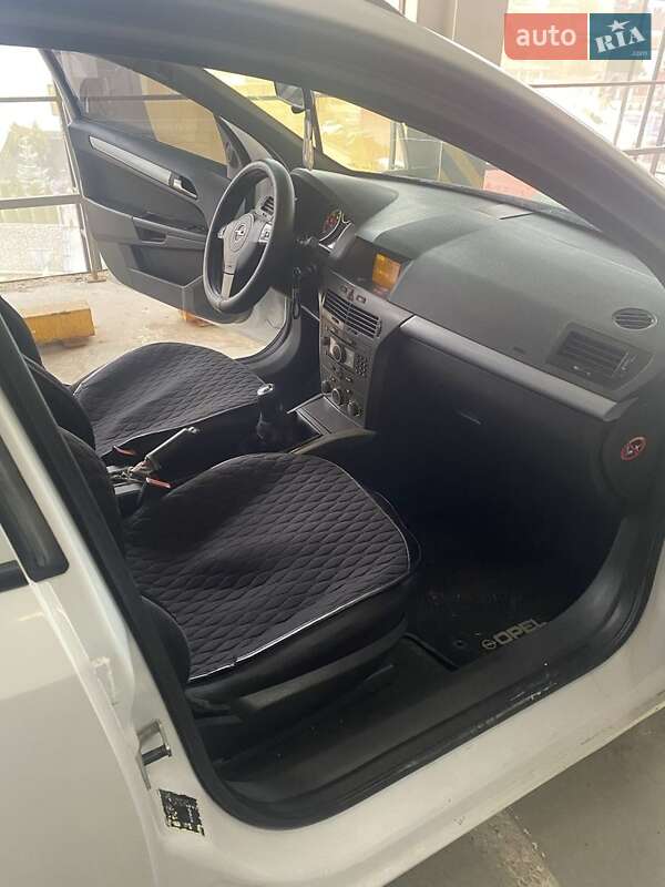 Мінівен Opel Astra 2005 в Буковеле