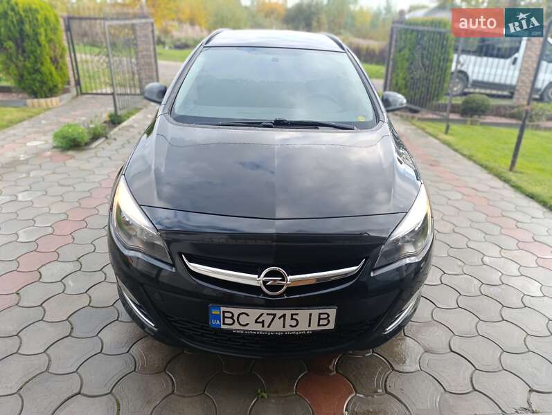 Универсал Opel Astra 2012 в 