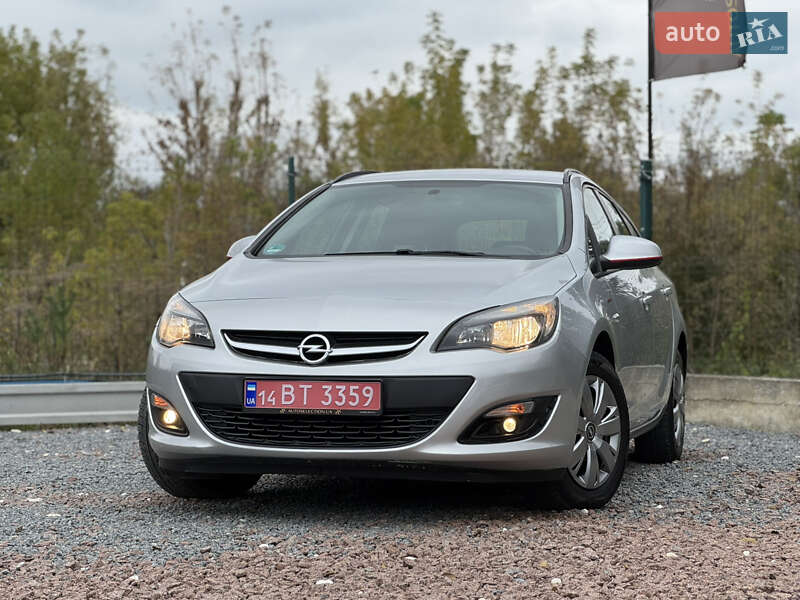 Универсал Opel Astra 2016 в Дрогобыче