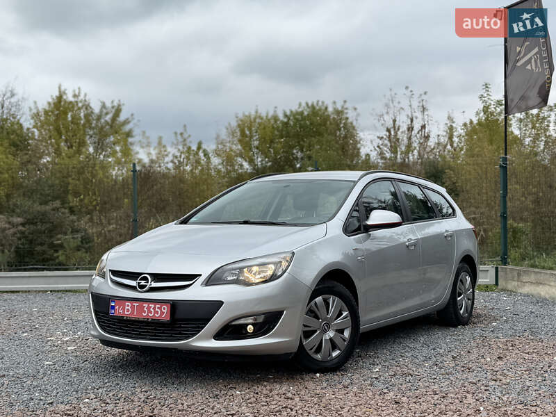 Универсал Opel Astra 2016 в Дрогобыче