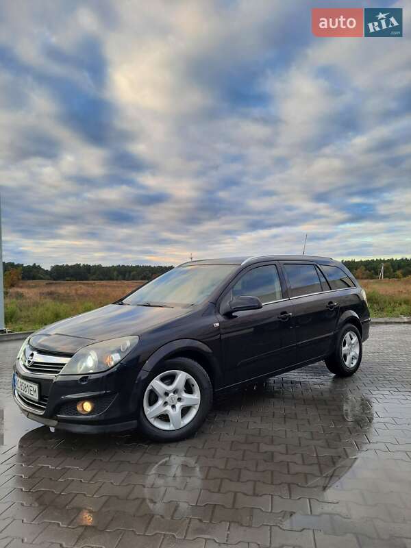 Універсал Opel Astra 2008 в Луцьку