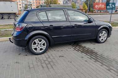 Хэтчбек Opel Astra 2008 в 