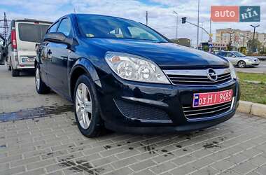Хэтчбек Opel Astra 2008 в 