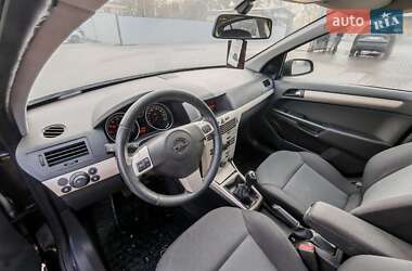 Хэтчбек Opel Astra 2008 в 