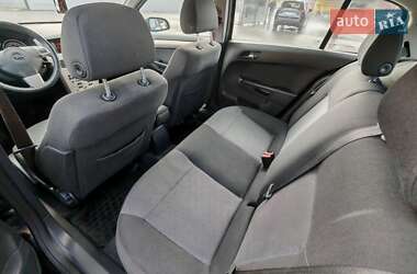 Хэтчбек Opel Astra 2008 в 