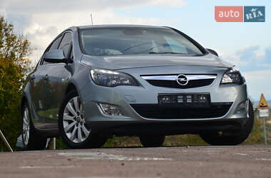 Хэтчбек Opel Astra 2012 в Дрогобыче