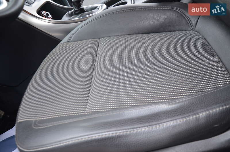 Хэтчбек Opel Astra 2012 в Дрогобыче