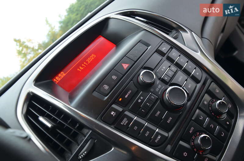 Хэтчбек Opel Astra 2012 в Дрогобыче