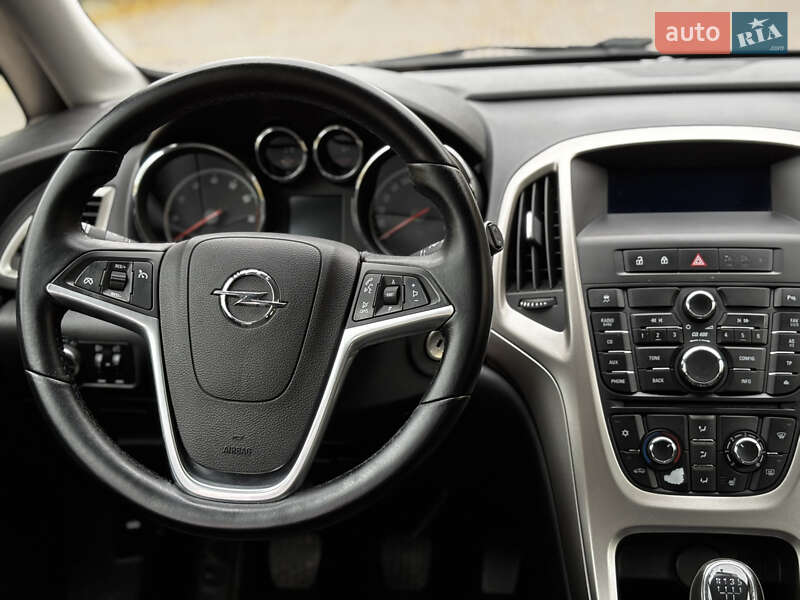 Универсал Opel Astra 2011 в Миргороде
