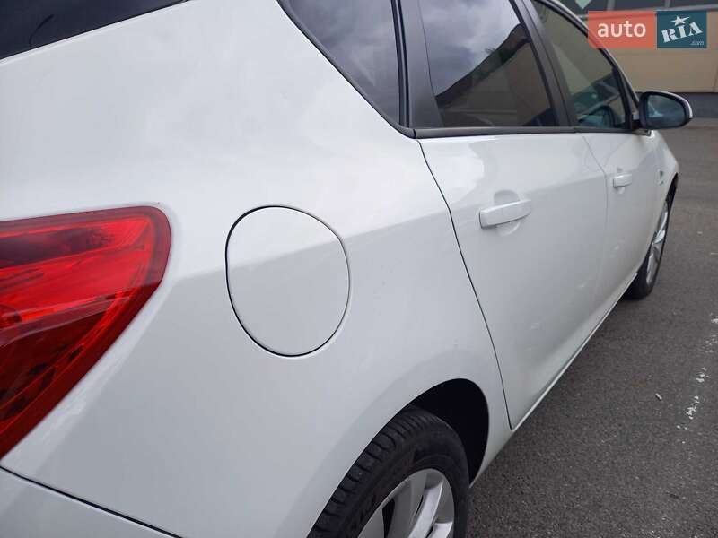 Хэтчбек Opel Astra 2013 в Черкассах фото 9 Хэтчбек Opel Astra 2013 в Черкассах