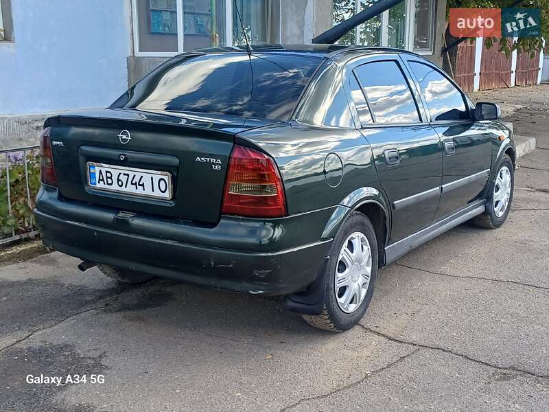Седан Opel Astra 2002 в Новой Одессе