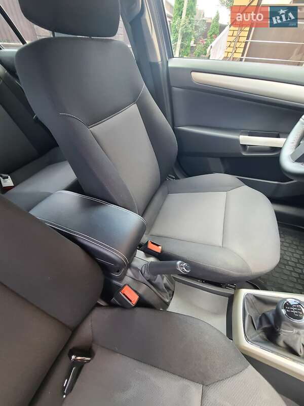 Седан Opel Astra 2008 в Луцьку фото 14 Седан Opel Astra 2008 в Луцьку