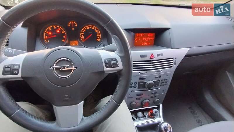 Хэтчбек Opel Astra 2013 в Днепре фото 5 Хэтчбек Opel Astra 2013 в Днепре