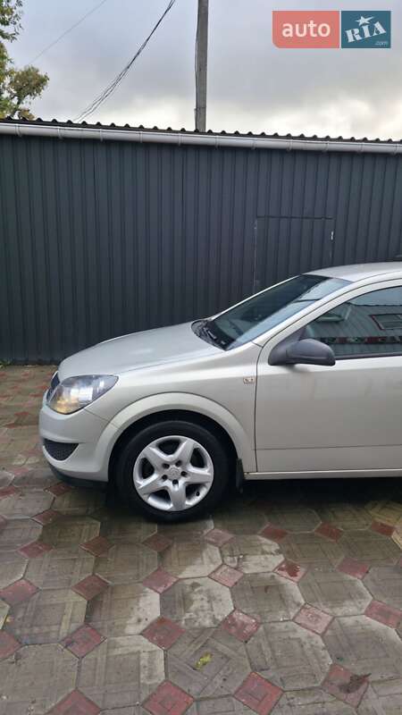 Универсал Opel Astra 2009 в Кролевце
